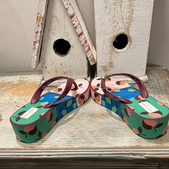Kate Spade Rio Platform Flip Flop Fruit Pattern Sandals Size 7 - Picture 5 of 9